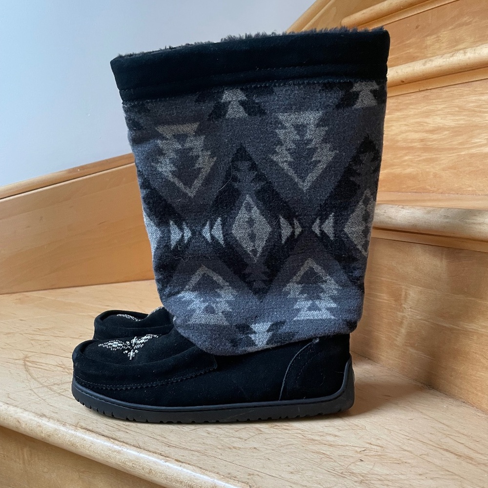 manitobah mukluks